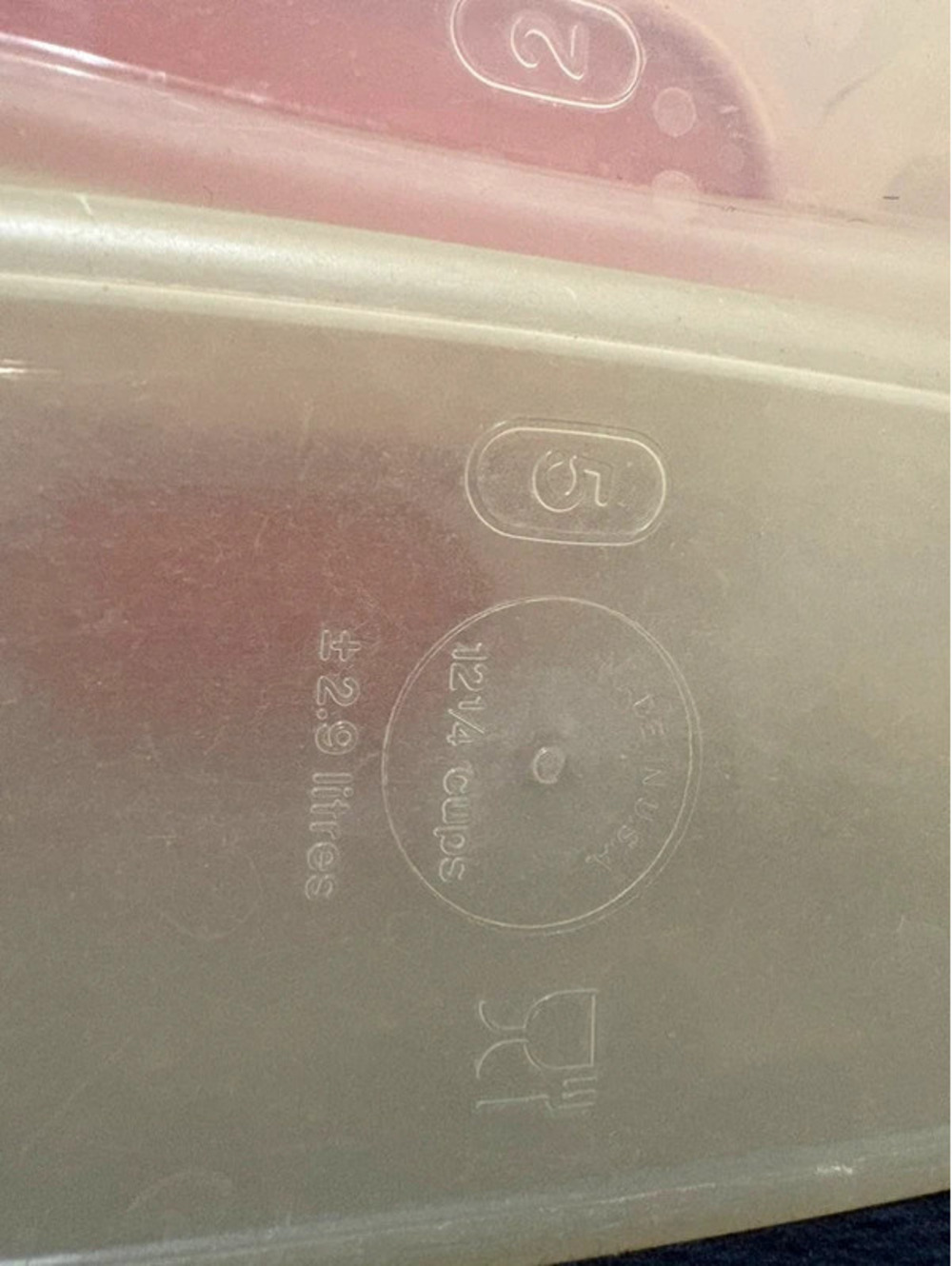Three piece Tupperware set - Picture 5 of 5